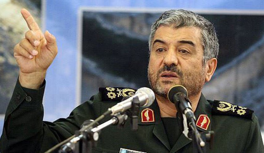 سرلشکر جعفری: آنهایی که تا ۲هزار کیلومتری ایران پایگاه دارند، بدانند که موشک‌های سپاه دقت بالایی دارند