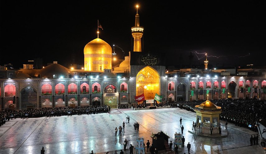 بالصور.. إقامة مراسم قراءة الخطبة في ليلة استشهاد الإمام الحسين(ع)