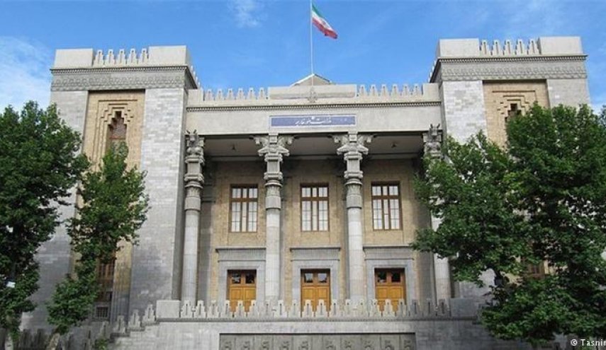 دامان وزارت امور خارجه از لوث افکار و افراد موهن به اهل بیت(ع) کاملا مبری است