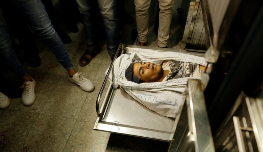 تصاویر شهادت جوان فلسطینی به ضرب گلوله اشغالگران در بیست و ششمین راهپیمایی بازگشت 