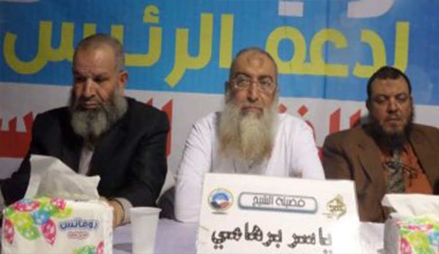 داعية سلفي: حزب النور أخطر من الإخوان.. والدعوة السلفية 