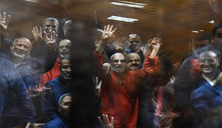 المؤبد لـمرشد الإخوان و64 آخرين والسجن المشدد لـ 65 متهما