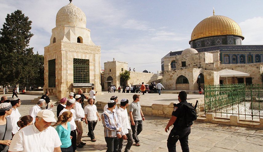 توتر شديد واعتقالات في الأقصى