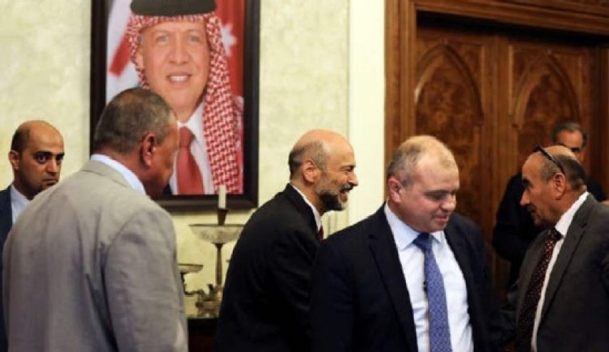 الحكومة الأردنية تقر قانون ضريبة الدخل تمهيدا لرفعه لمجلس النواب
