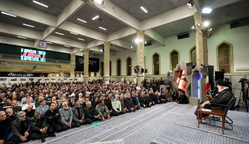 رهبر معظم انقلاب: روایت دفاع مقدس با روح مجاهدت ملت ایران متبلور شود