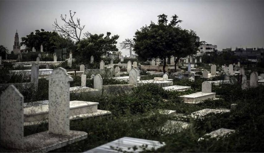 شاهد...قبراً يتحول إلى شاشة آيفون!