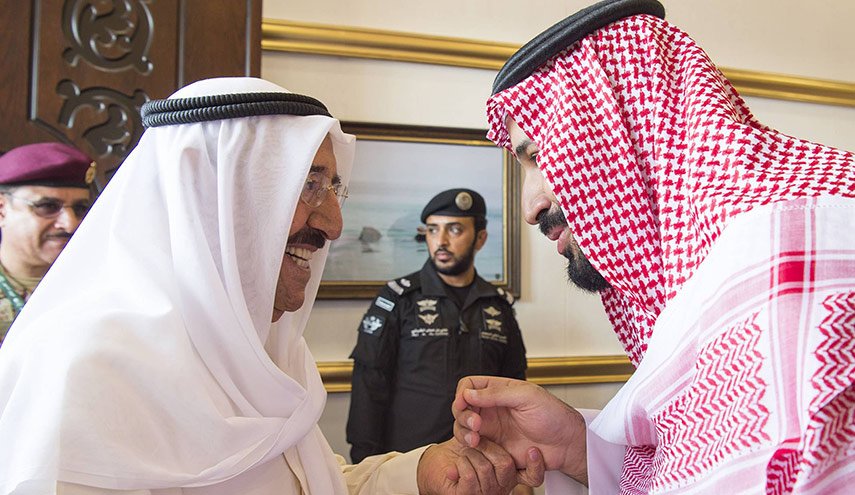 إبن سلمان يختتم زيارة رسمية سريعة للكويت