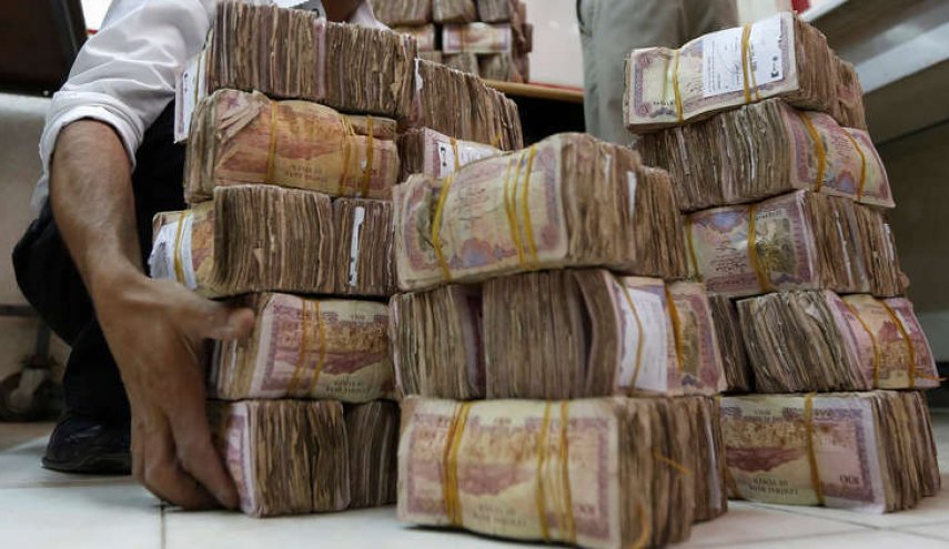 الريال اليمني يهوي إلى مستويات قياسية جديدة