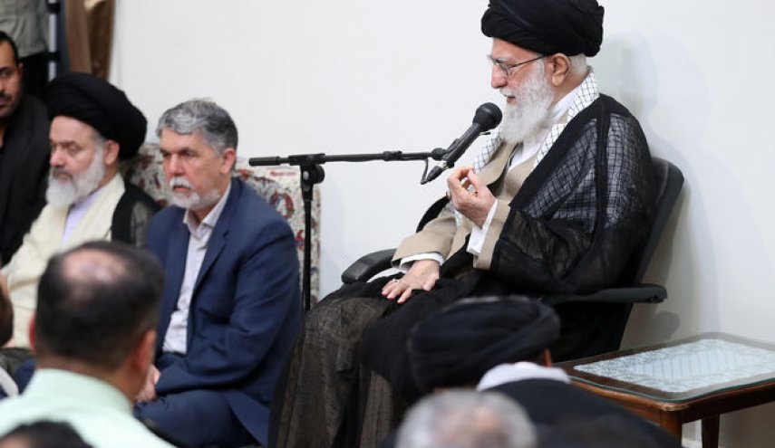 پیام‌های سیاسی حجِ انقلاب اسلامی را به دنیای اسلام برسانید