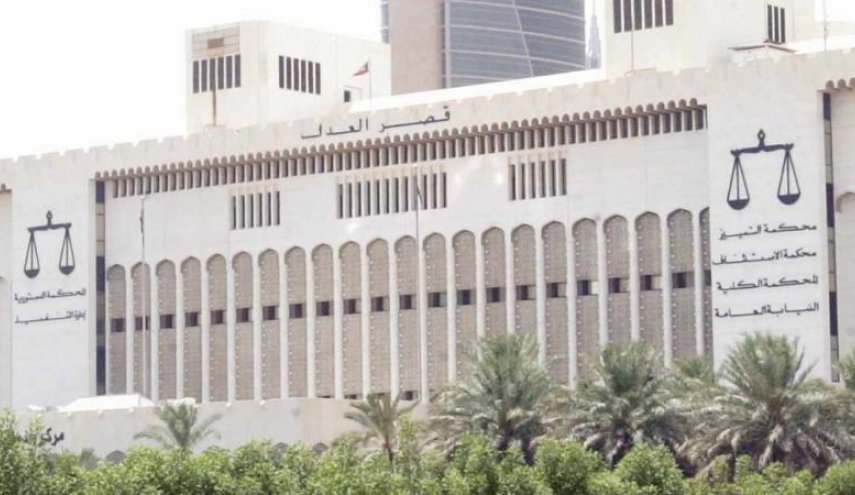 الكويت تحيل مغردين إلى النيابة والسبب السعودية!