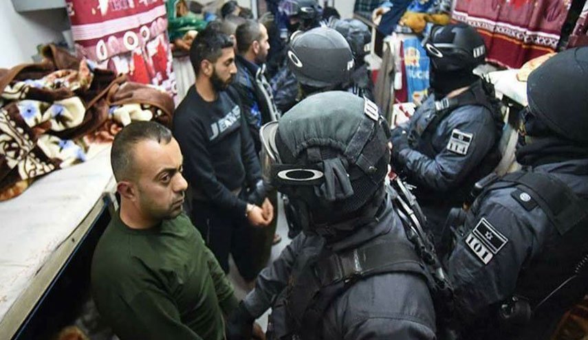 قوات الاحتلال تنفذ حملة تفتيش ضد اسرى معتقل نفحة