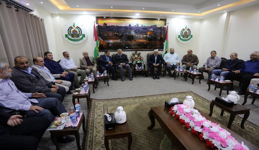 حماس تجري سلسلة مشاورات مع فصائل وشخصيات وطنية بغزة