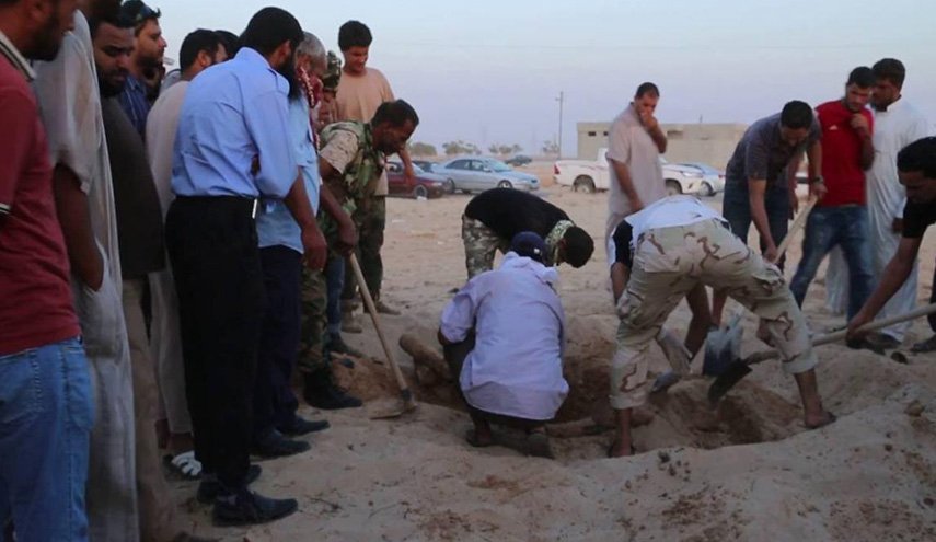 الهلال الأحمر الليبي يعثر على مقبرة جماعية في سرت