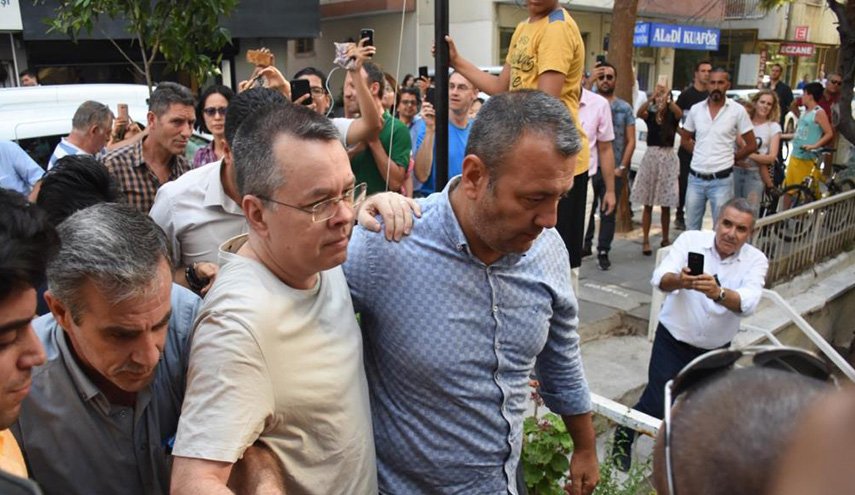هل سترد واشنطن الجميل لأنقرة بعد الإفراج عن القس برانسون؟!