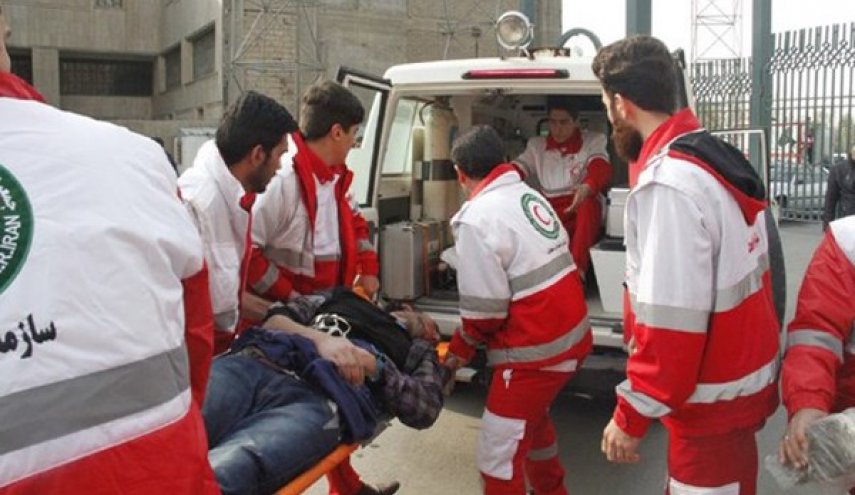 اصابة 13 زائرا ايرانيا بحادث مروري في طريق الحلة كربلاء