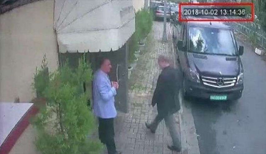 من ارتدى ثياب خاشقجي وساعته الذكية وخرج من الباب الخلفي للسفارة؟!