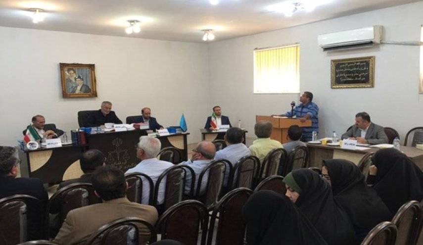 السجن 15 عاما وغرامة بقيمة 124 الف دولار بحق مخل بنظام العملة الصعبة في ايران