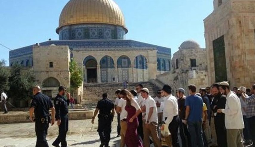 54 مستوطناً يقتحمون المسجد الأقصى