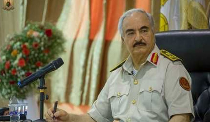 المفاوضات العسكرية في القاهرة حول ليبيا تخطط تنصيب حفتر لقيادة الجيش
