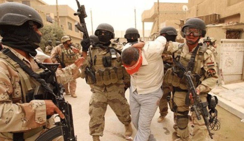 القبض على 12 عنصرا 