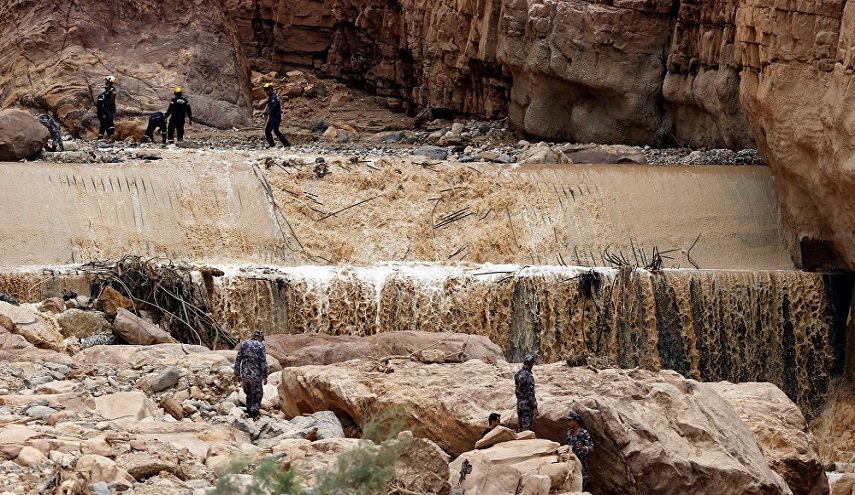 تسليم جثمان طفلة أردنية لعائلة غير أهلها بالخطأ