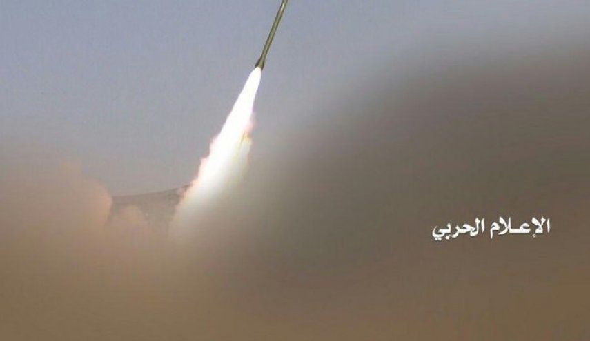 نخستین تصاویر از عملیات ارتش یمن با موشک هوشمند «بدر P-1»
