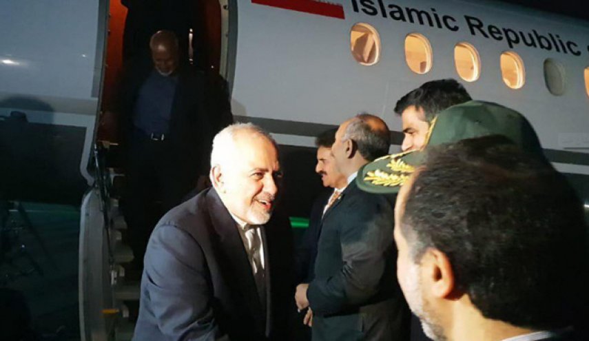 ظریف وارد پاکستان شد

