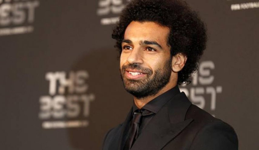 قصة شعر محمد صلاح الجديدة تثير السخرية.. شاهدوا صوره من داخل الصالون
