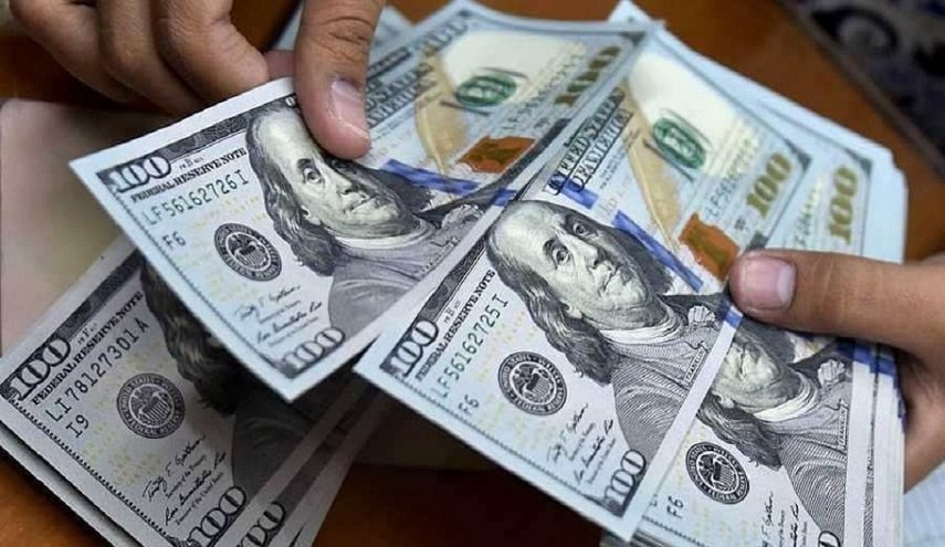 الدولار يتراجع مع تقدم الديمقراطيين
