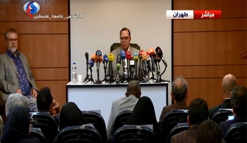 قدردانی رهبر جنبش «امت اسلام» آمریکا از رهبر معظم انقلاب/ ترامپ مسئول نابودی آمریکا است