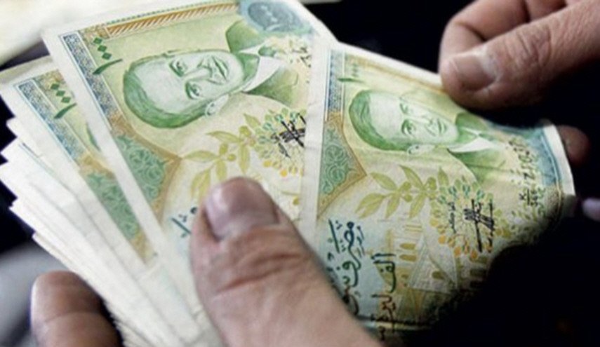 ما سبب ارتفاع الدولار الملحوظ في السوق السوداء السورية