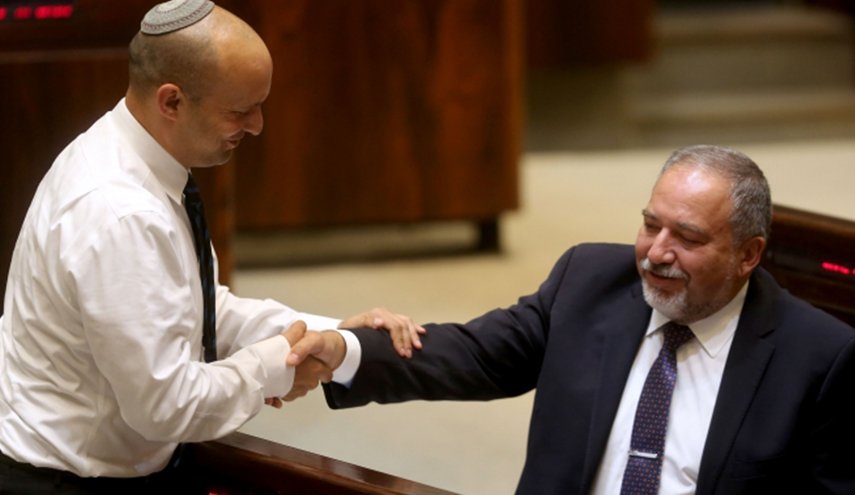 ملف التهدئة يشعل الانقسام الاسرائيلي.. ليبرمان: وزير تعليمنا فقد الذاكرة أو يكذب