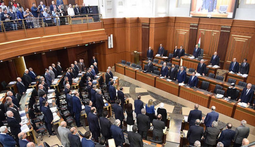 لبنان يقر قانون 