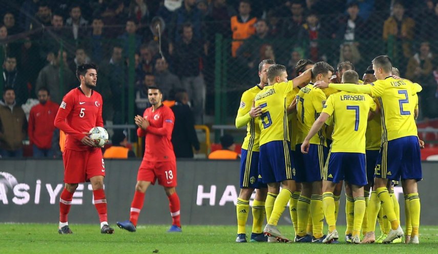 السويد تحقق فوزا ثمينا على تركيا 1-0