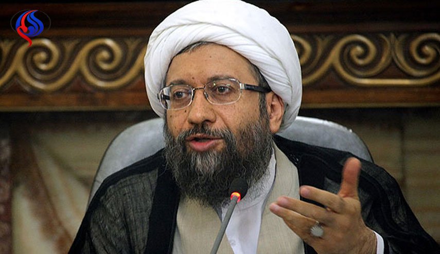 آملی لاریجانی: مسوولان مراقب سخنان خود باشند/ برخی حرف‌ها خنجر در قلب نظام است