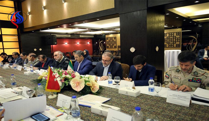 إيران وتركيا تتطلعان لتعزيز التعاون في مكافحة التهريب
