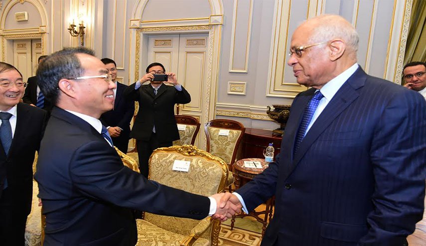 رئيس لجنة شنغهاي: نسعى لدفع الشركات الصينية للاستثمار بمصر