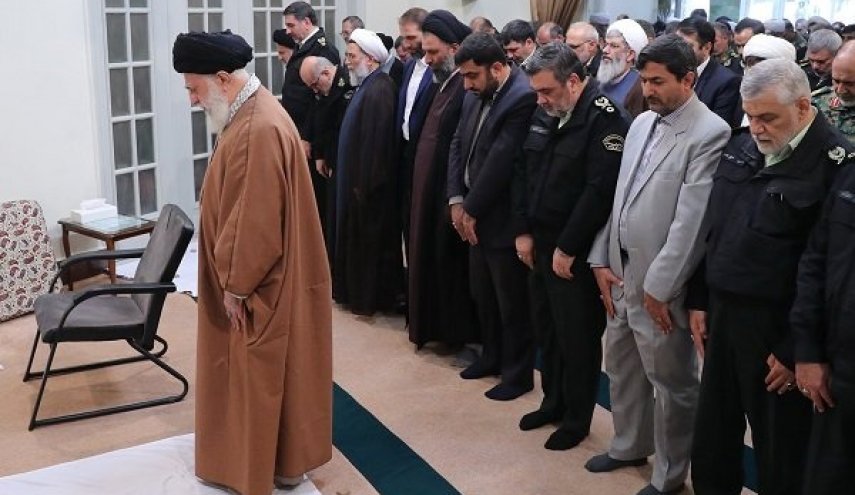 فرمانده و مسئولان نیروی انتظامی با رهبر انقلاب دیدار کردند
