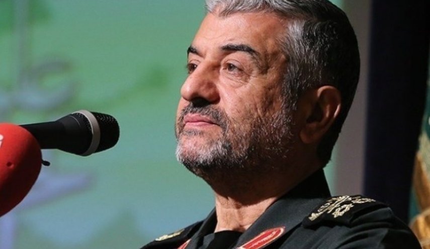 سردار جعفری : ملت ایران پیروز جنگ اقتصادی با آمریکاست/ جامعه‌ای که شهادت در آن ماندگار شود شکست نمی‌خورد