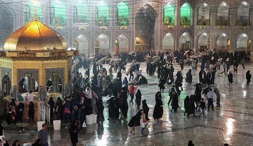 امطار غزيرة بحرم الامام الرضا (ع) تزامنا مع ليلة ميلاد النبي الأكرم (ص) والامام جعفرالصادق (ع)