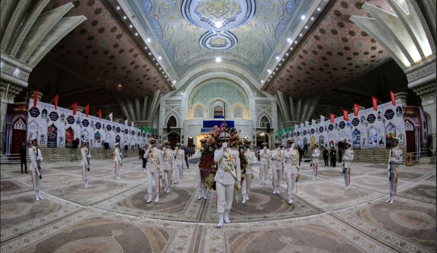 القوة البحرية الايرانية تجدد العهد للامام الخميني (قدس)