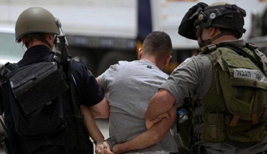 الاحتلال يعتقل 16 فلسطينيا من الضفة الغربية


