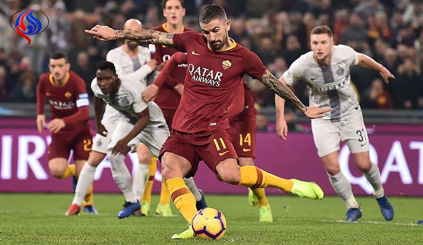 روما يفلت من الهزيمة أمام الانتر ويتعادل معه 2-2