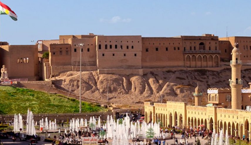 بالصور..انهيار جزء من قلعة اربيل التاريخية لهذا السبب
