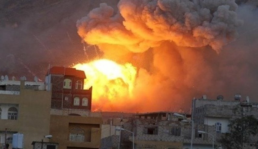 حملات هوایی و زمینی ائتلاف و مزدوران وابسته به عربستان به یمن شدت گرفته است