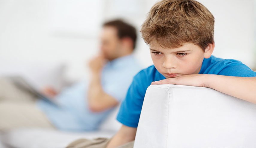 أخطاء الآباء في حق الأبناء...تعرف عليها واحذرها!