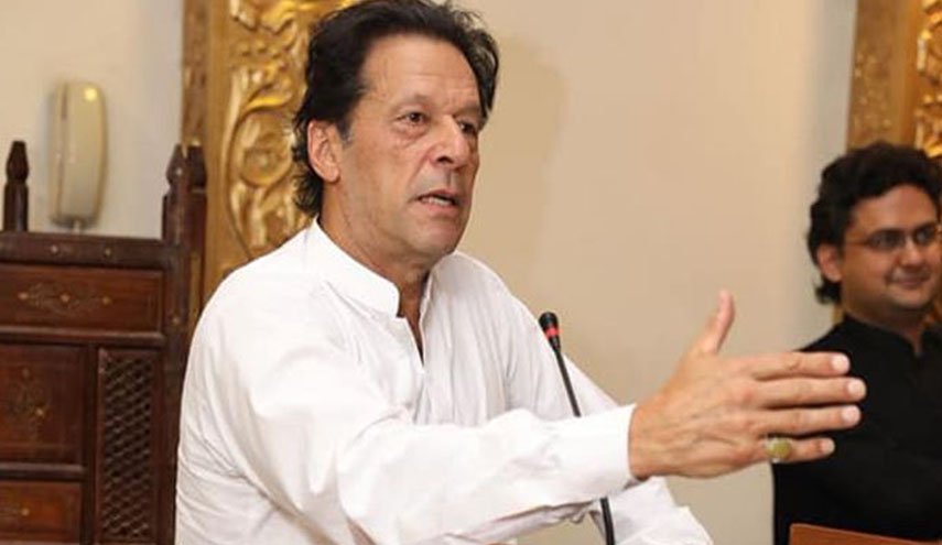 عمران خان: خلبان هندی را آزاد می کنیم