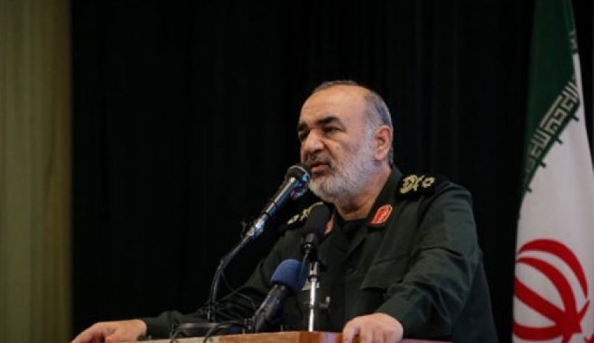 اقتدار ملت ایران کمر دشمنان را شکسته است
