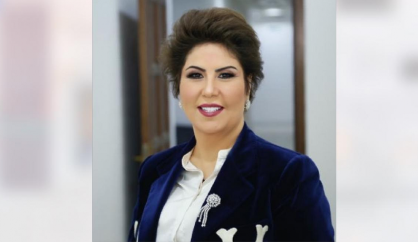 كاتبة كويتية تغرد بالعبرية داعية للتطبيع!