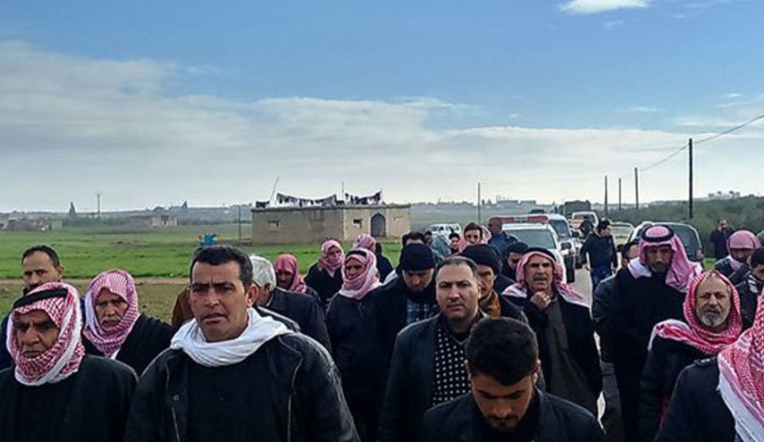 بالصور.. عودة عشرات المهجرين عبر ممر التايهة بمنبج